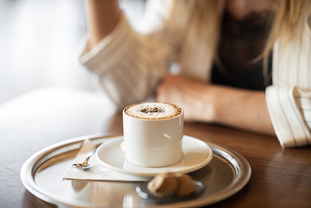 Kaffeetrinken zu Hause. Kaffeezubereitung mit Siebträgermaschine: Tipps und Tricks für leckeren Kaffee aus Ihrer Siebträgermaschine.